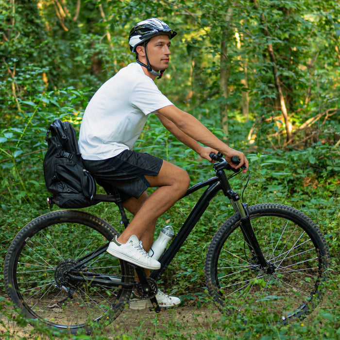 *Free Shipping* EasiCyco | The world’s first floating 35L/ 40L functional cycling backpack – no rear rack needed